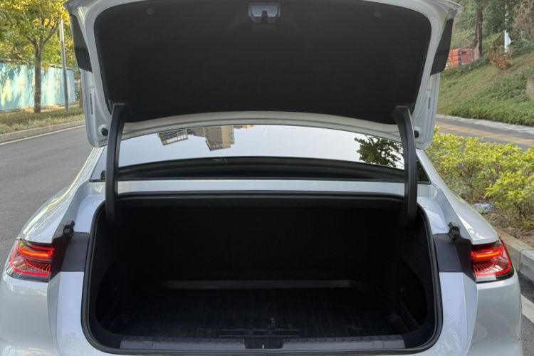 Used Geely Galaxy E8 2024 550 km Range Rear-Wheel-Drive PRO