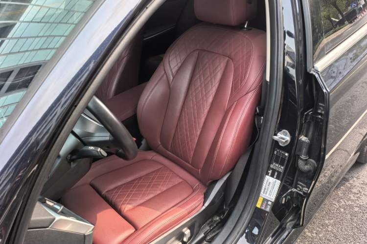 Used BMW i3 2022 eDrive 35 L Left Front Seat