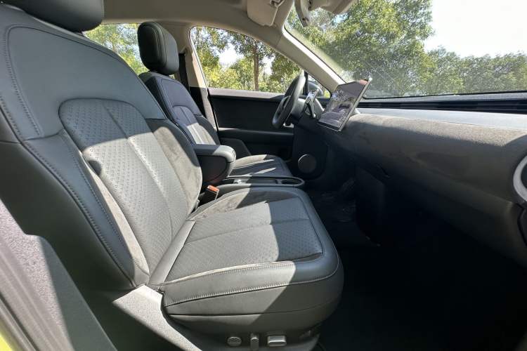 Used firefly firefly 2025 Illuminated Edition
