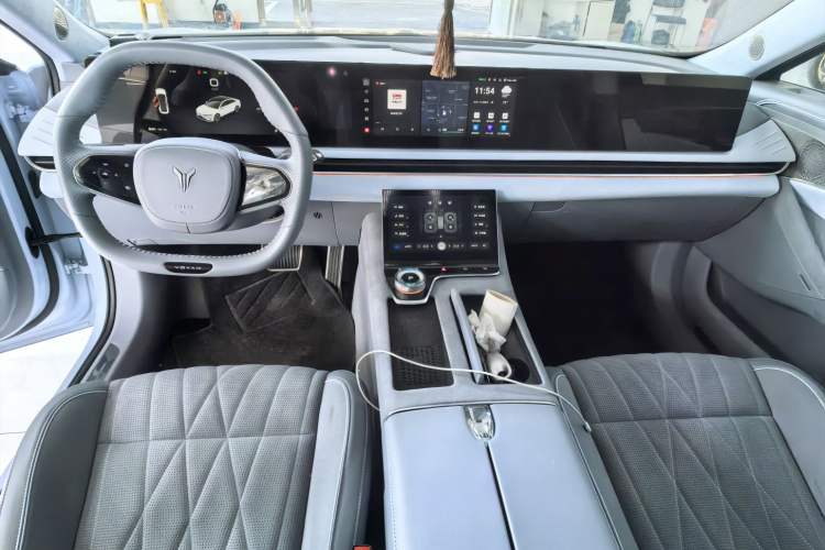 Used VOYAH PASSION 2023 Four-Wheel Drive Long-Range Version Interior 1