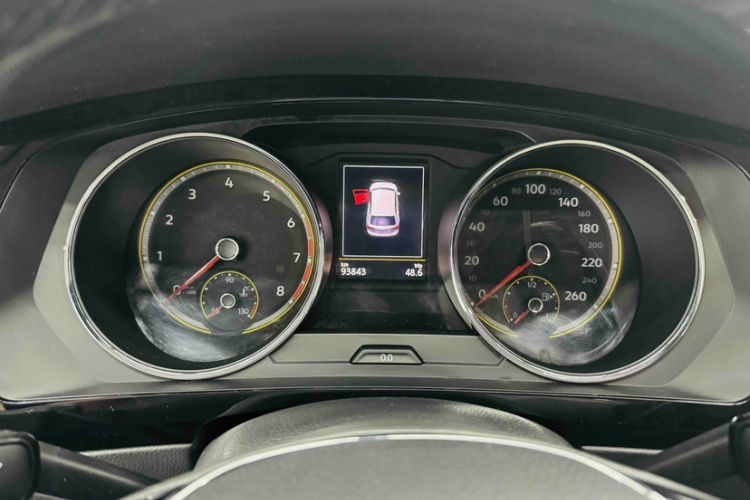 Used Volkswagen Tiguan L 2019 Updated Version 330TSI Automatic Two-Wheel Drive Panoramic Comfort Edition China VI Standard Instrument Cluster