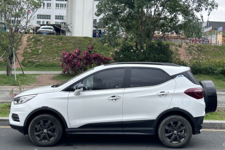 Used BYD Yuan New Energy 2018 EV360 Smart Connect Cool Edition Exterior 4