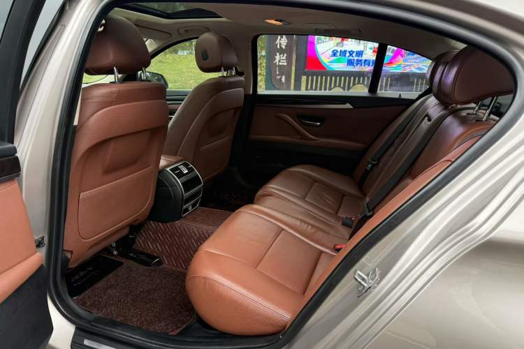 Used BMW 5 Series 2014 525Li Leading Model Interior 2