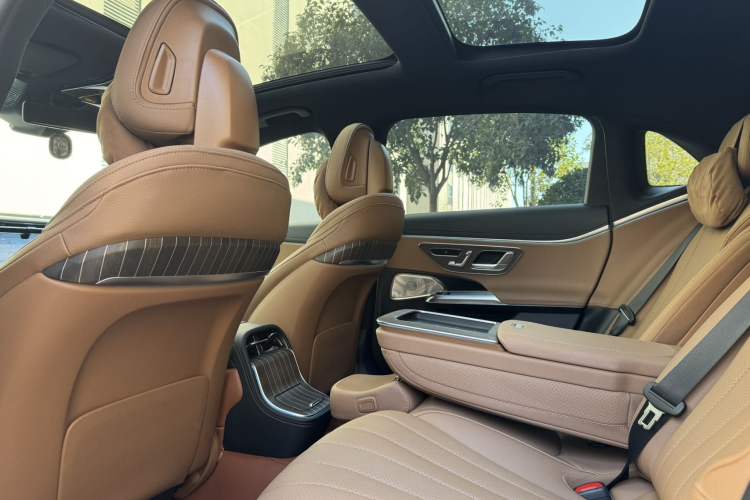 Used Mercedes-Benz E-Class 2025 Facelift E 300 L Luxury Edition