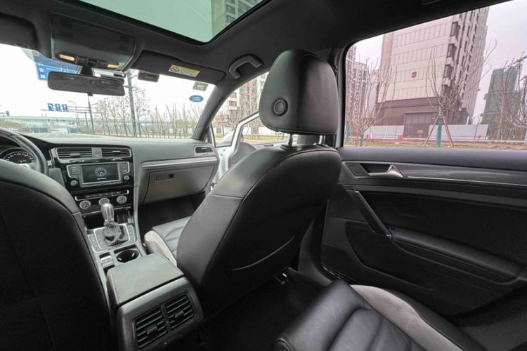 Used Volkswagen Golf 2017 280TSI Automatic R-Line Million-Vehicle Commemorative Edition
