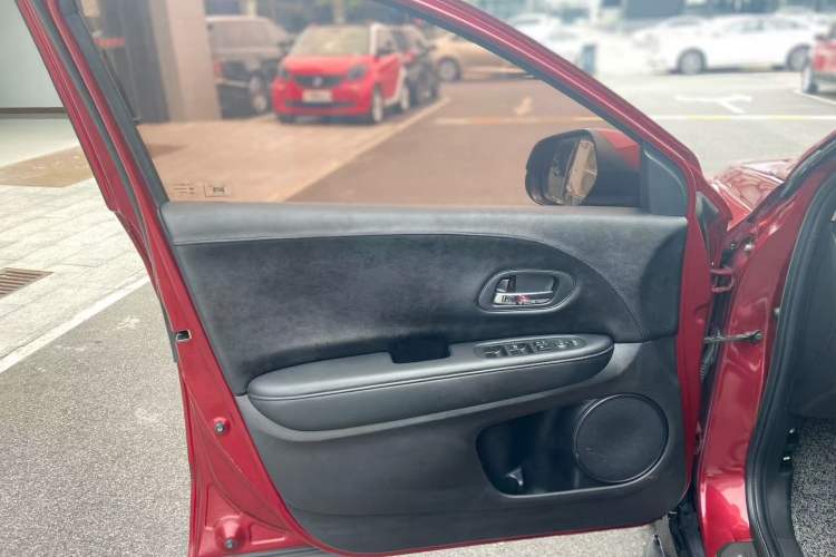 Used Honda Vezel 2015 1.5L CVT two-wheel drive Comfort trim
