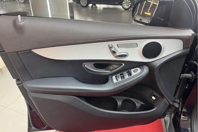 Used Mercedes-Benz GLC 2022 Refreshed GLC 260 L 4MATIC Dynamic Edition Interior 8