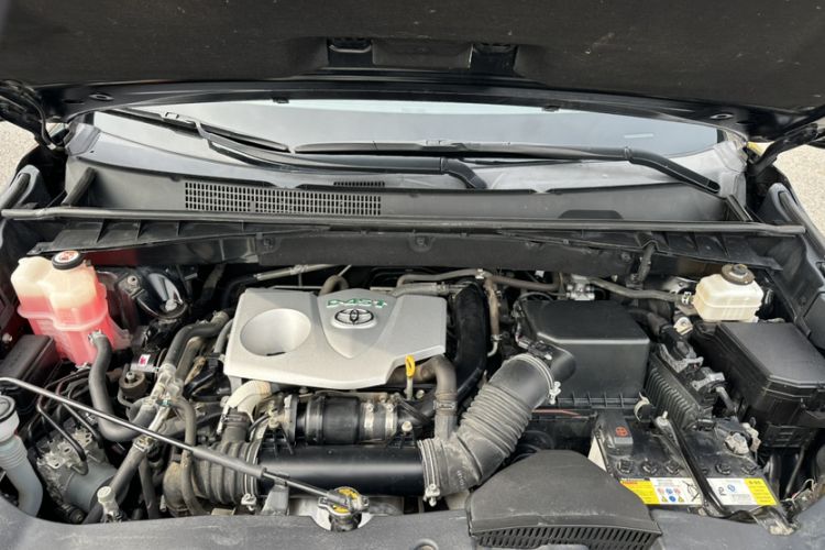 Used Toyota Highlander 2015 2.0T Four-Wheel Drive Elite Edition 7-Seater Interior 9