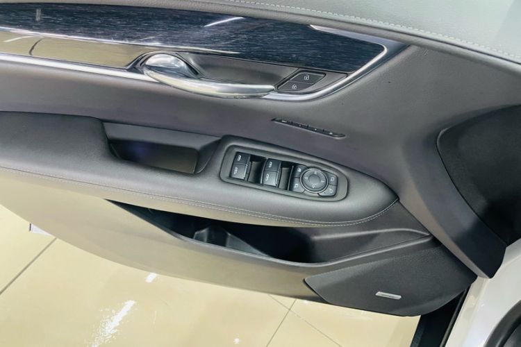 Used Cadillac XT5 2021 2.0T Two-Wheel Drive Luxury Version Interior 10