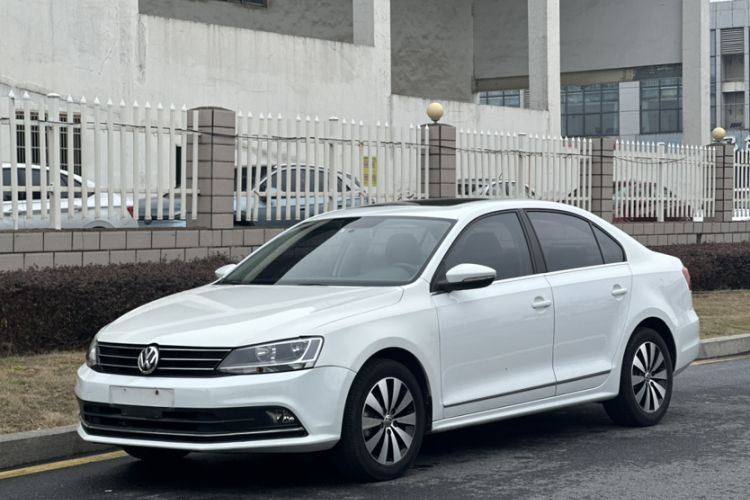 Used Volkswagen Sagitar 2017 230TSI Automatic Comfort Version