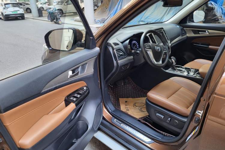 Used CHANGAN CS95 2017 2.0T Two-Wheel Drive Zhitu Edition
