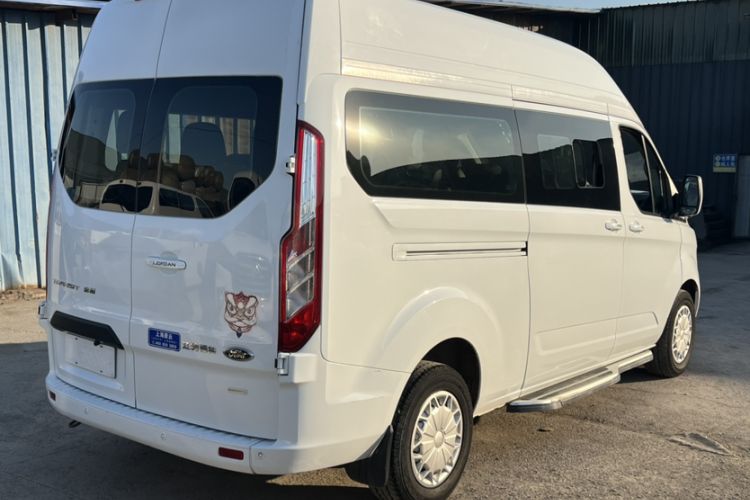 Used Ford Transit 2019 2.0T Gasoline Automatic Business & Travel Version Mid-Drive Mid-Roof 9-Seater China VI Standard
