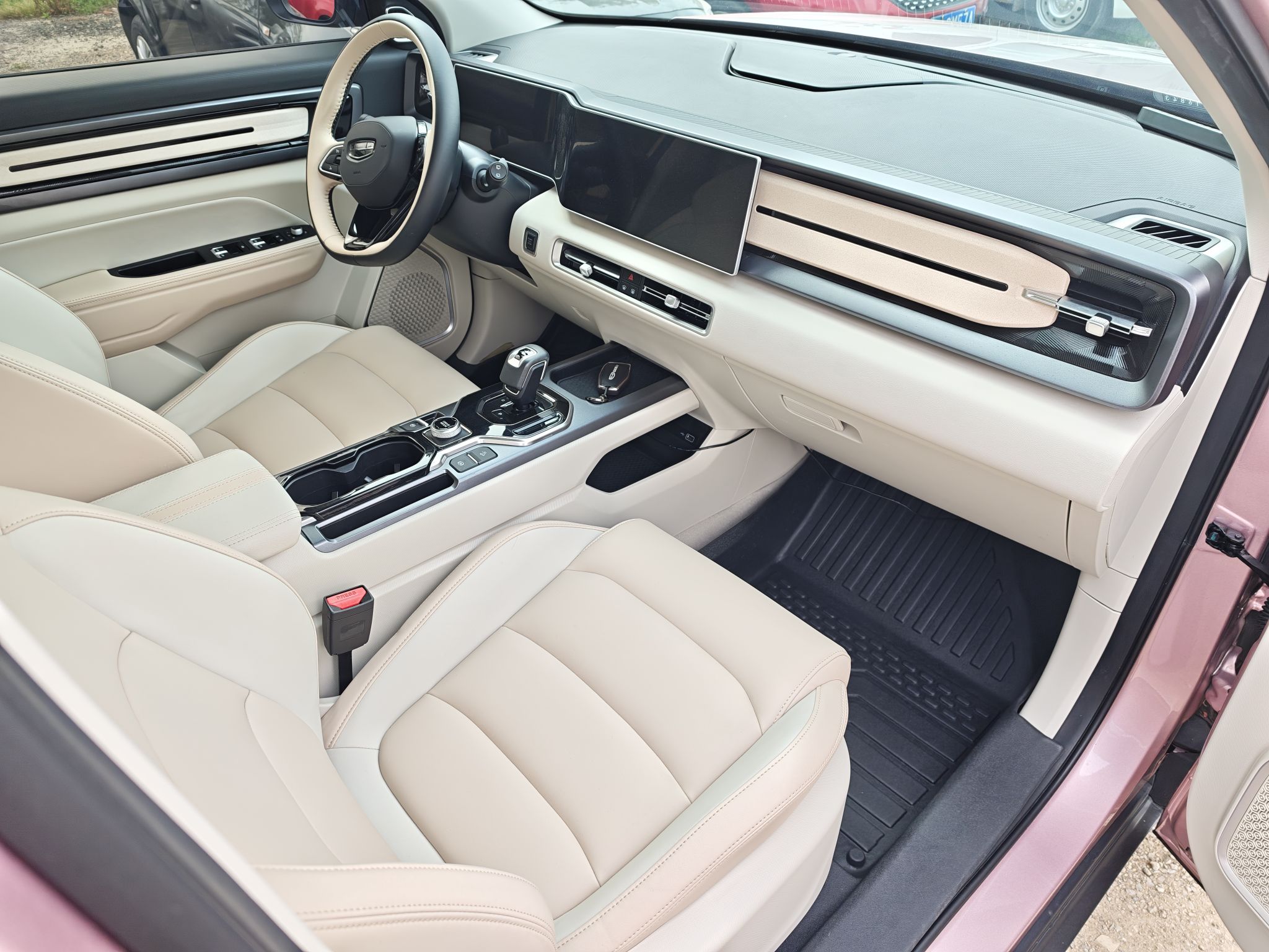 Geely Auto icon 2023 1.5TD Chocolate Smoothie Edition — снимка 16