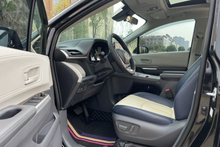 Used Toyota SIENNA 2024 2.5L Hybrid Comfort Edition Left Front Seat