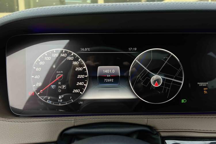 Used Mercedes-Benz S-Class 2019 S 450 L 4MATIC Odometer Close Up