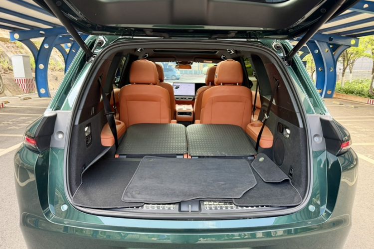 Used Li Auto L8 2024 Pro Model Trunk