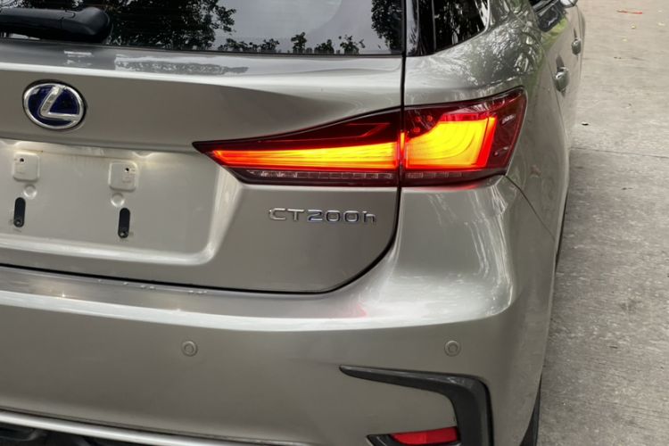 Used Lexus CT 2017 CT200h Comfort Edition Monochrome China V Standard Exterior 12