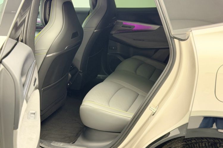 Used Lynk & Co 08 EM-P 2023 120km Long-Range Halo
