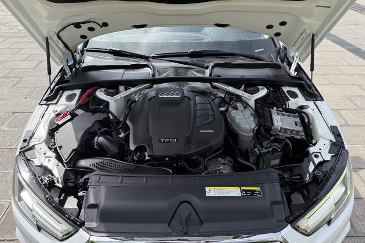 Used Audi A4L 2019 40 TFSI Ambition China VI Interior 10