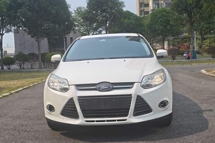 Used Ford Focus 2012 Sedan 1.6L Manual Fashion Edition Exterior 1