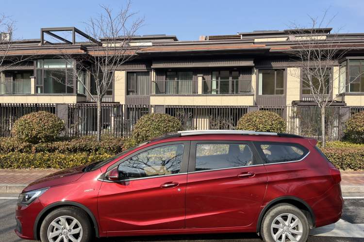 Used Baojun 310W 2017 1.5L Manual Fashion Model China V
