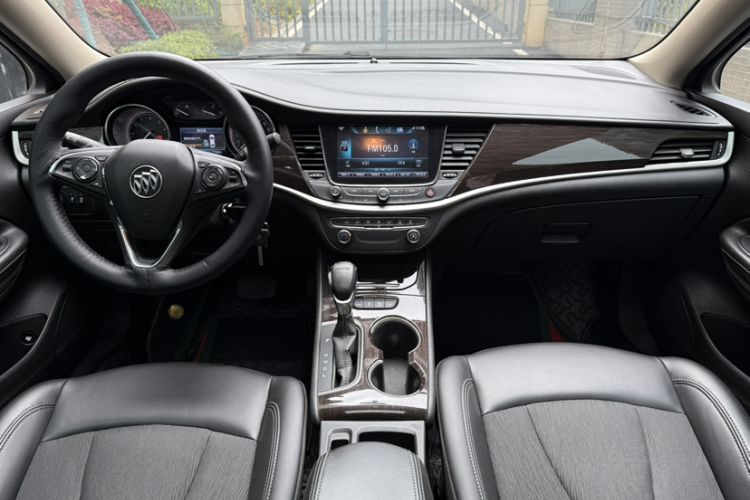 Used Buick Verano 2018 Sedan 20T Dual-Clutch Leading Model Interior 1