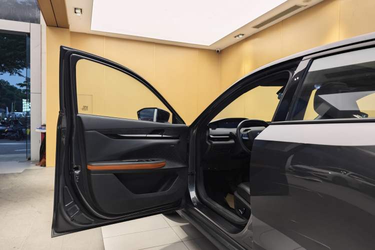 Used CHANGAN UNI-V 2022 1.5T Smart Navigation Version Exterior 4