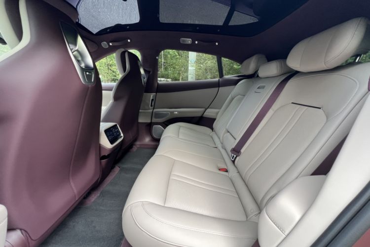 Used Xiaomi Auto YU7 2025 Ultra-Long Range High-Performance All-Wheel-Drive Max Edition