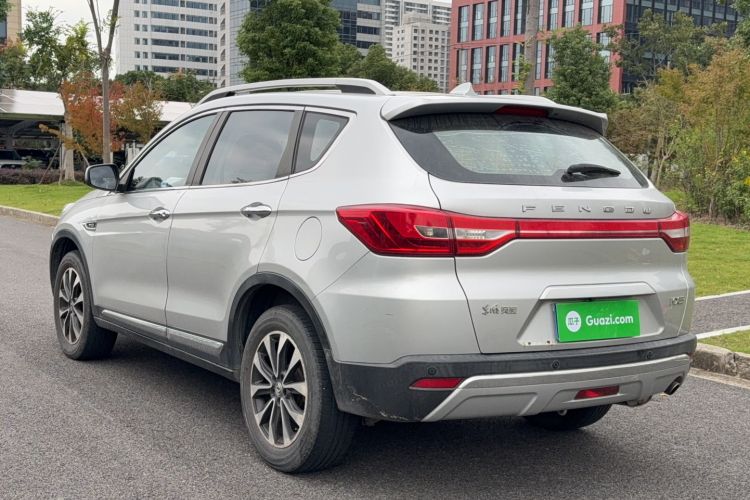 Used Dongfeng Fengdu MX5 2016 2.0L Automatic Flagship Edition
