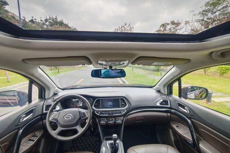 Used GAC Trumpchi GS4 2017 235T Manual Two-Wheel Drive Luxury Edition