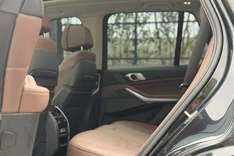 Used BMW X5 2019 xDrive40i Luxury Model with M Sport Package