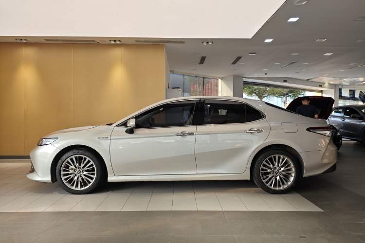 Used Toyota Camry 2019 Dual-Engine 2.5 HG Luxury Edition China VI Standard
