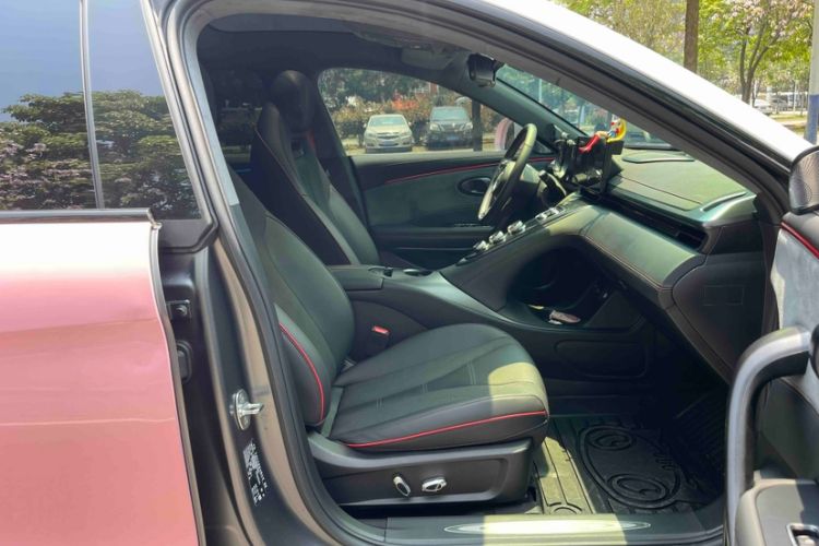 Used ORA Lightning Cat 2024 Dark Night Edition 555km Prestige Version Interior 10