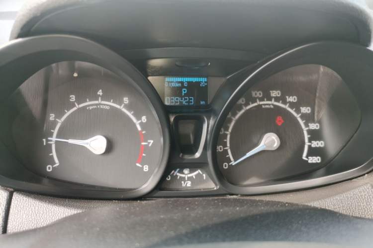 Used Ford EcoSport 2013 1.5L Automatic Fashion Model