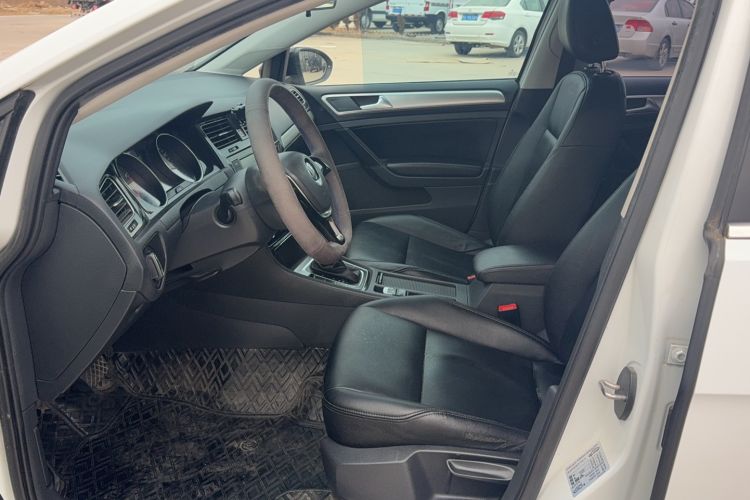 Used Volkswagen Golf 2018 1.6L Automatic Fashion Model