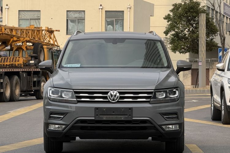 Used Volkswagen Tiguan L 2018 330TSI Automatic Two-Wheel Drive Luxury Edition Exterior 4