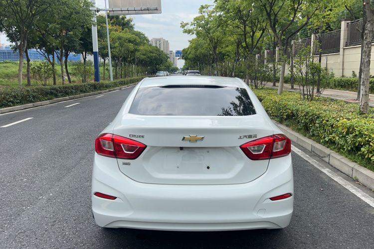 Used Chevrolet Cruze 2018 320 Automatic Pioneer Sunroof Edition