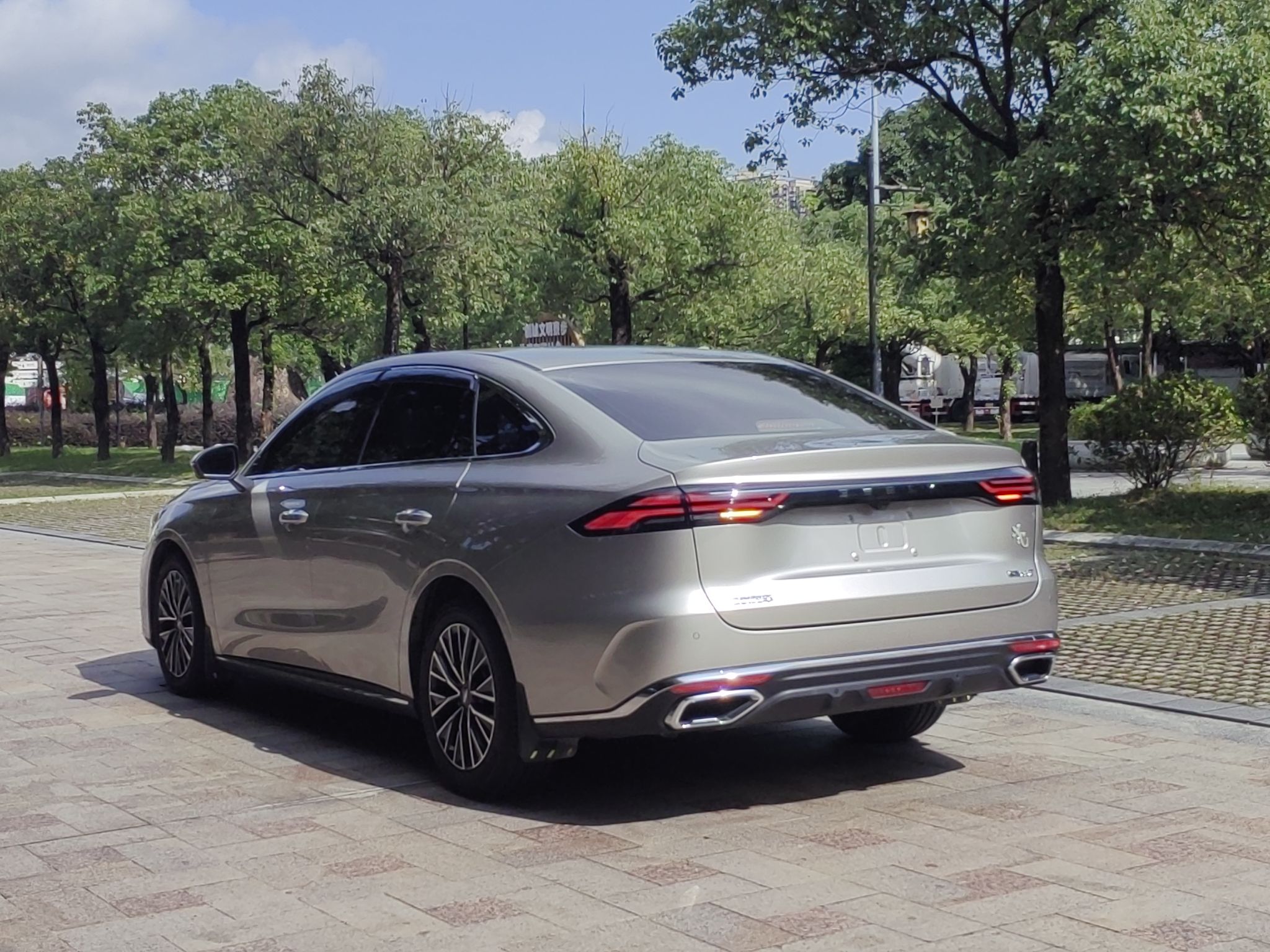 Geely Auto Emgrand 2026 Model 5th Generation 1.5T DCT Flagship Edition — снимка 6