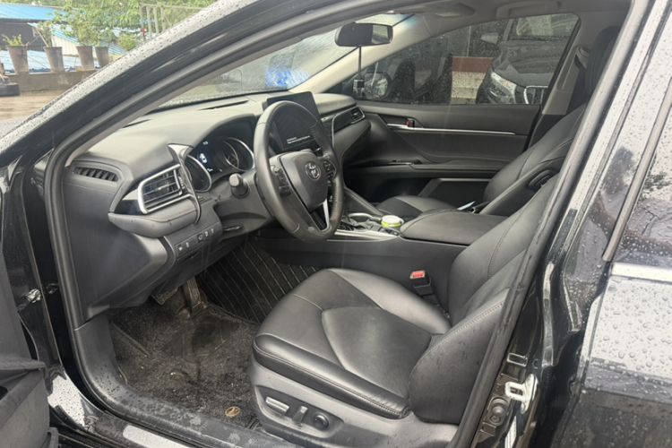 Used Toyota Camry 2023 2.0G Luxury Edition
