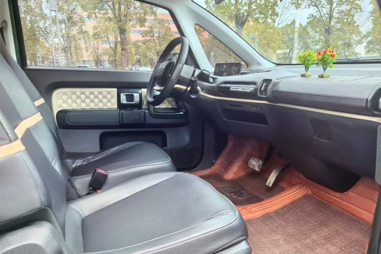 Used Baojun KiWi EV 2022 Artist Lite Edition Ternary Lithium Interior 3