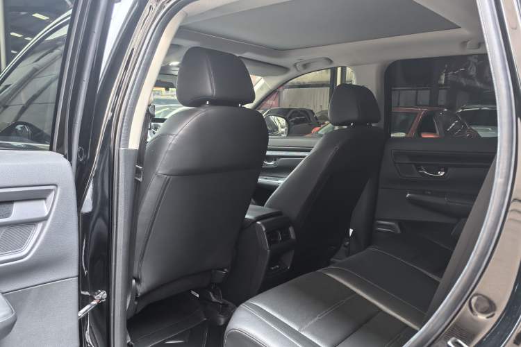 Used Honda CR-V 2023 240TURBO Two-Wheel Drive FENGSHANG Edition 5 Seats Interior 3