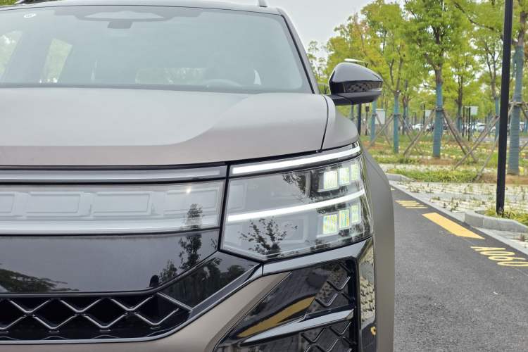 Used Volkswagen Teramont 2025 Tiguan Pro 450TSI Four-Wheel Drive Summit Edition
