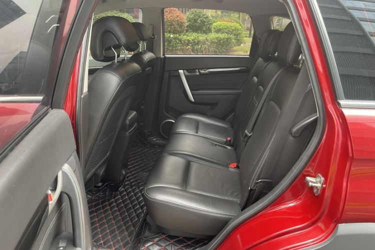 Used Chevrolet Captiva 2014 2.4L Two-Wheel Drive Urban Version 7 Seats Interior 2