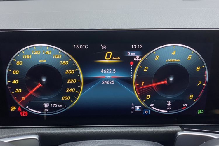 Used Mercedes-Benz GLB 2023 GLB 200 Fashion Model Odometer Close Up