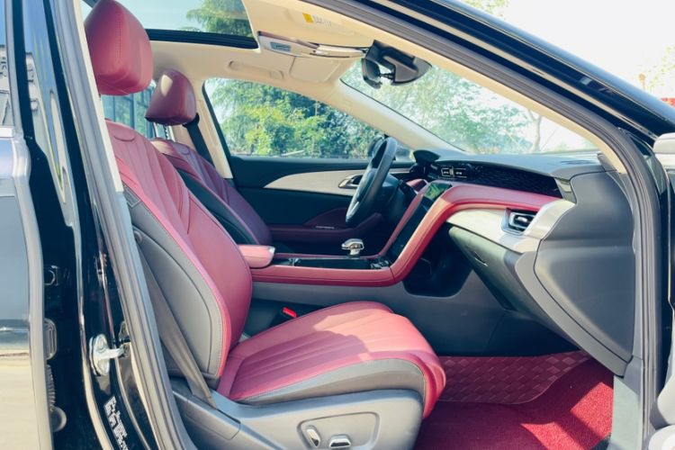 Used Hongqi H5 2025 1.5T DCT Qiyun 500 000th Unit Commemorative Edition
