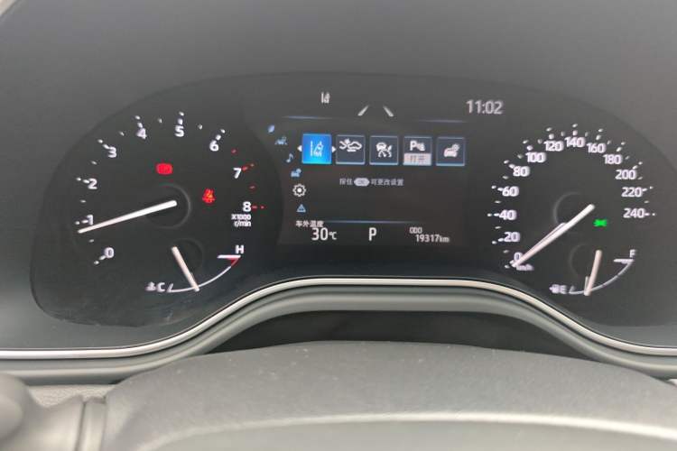 Used Toyota Avalon 2022 2.0L Luxury Edition Odometer Close Up