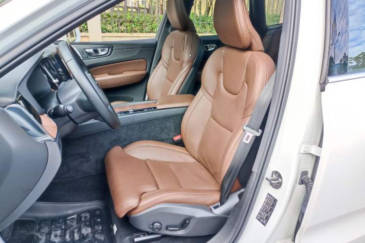 Used Volvo XC60 New Energy 2024 T8 Plug-in Hybrid Long-Range All-Wheel Drive Smart Luxury Edition