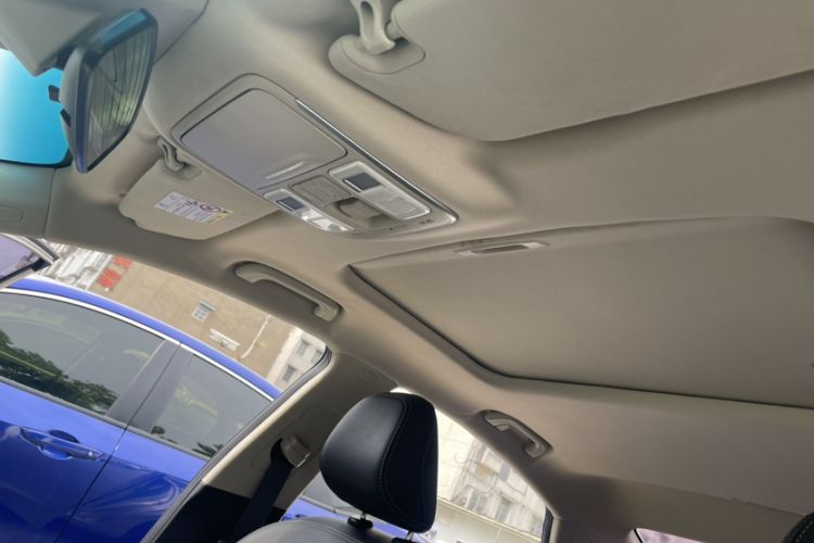 Used Geely Auto Emgrand GL 2017 1.8L Manual Elite Model Interior 6