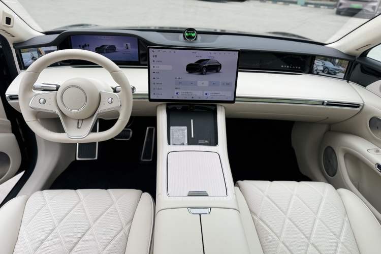 Used Hima Stelato S9 2025 Extended-Range Ultra Interior 3