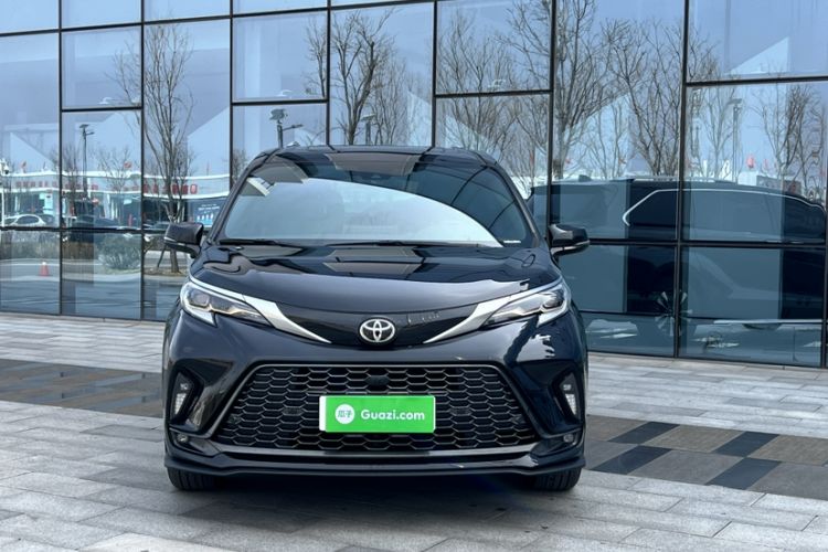 Used Toyota Granvia 2024 2.5L Hybrid Luxury Edition